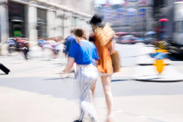 London Storbritannien Juni 2019 Vackra Rörelseoskärpa Människor Promenader Regent Street — Stockfoto