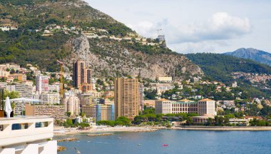 Londra, İngiltere - 8 Eylül 2018: West End London'da alışveriş için ana hedef olan Oxford caddesinde Red British çift katlı otobüs ve taksiler. Modern yaşam ve ulaşım konsepti