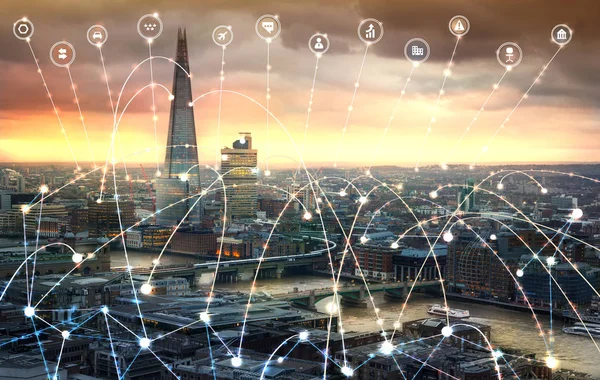 London Városa Temze Naplementekor Illusztráció Kommunikációs Üzleti Ikonokkal Hálózati Kapcsolatok — Stock Fotó