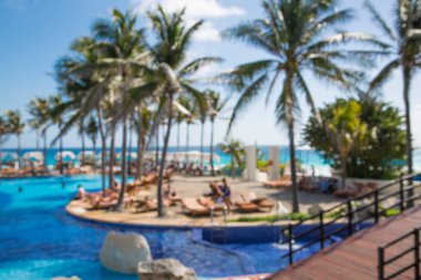Meksika, Cancun - 15 Şubat 2018: İnsanlar Grand Pyramid 'de havuz başında dinleniyorlar..