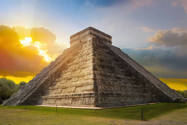 Mexico Chichen Itza Yucatn Maya Piramide Van Kukulcan Castillo Oude Rechtenvrije Stockfoto's
