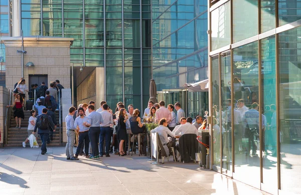 Londra Regno Unito Giugno 2019 Persone Che Rilassano Caffè Dopo — Foto Stock