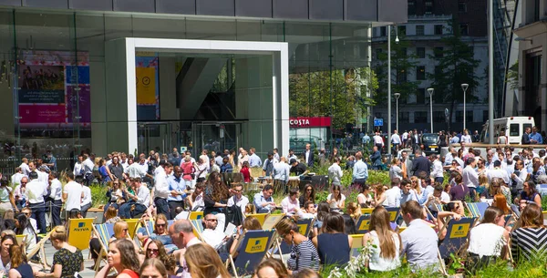 London June 2019 Business People Office Workers Walking Next Lloyds — Stock Photo, Image