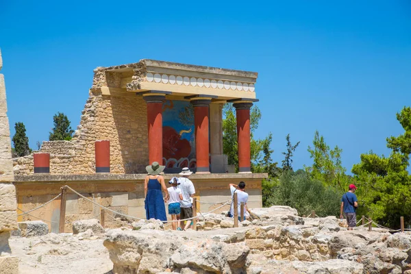 Grecia Creta Heraklion Julio 2018 Turistas Visitando Las Ruinas Knossos — Foto de Stock