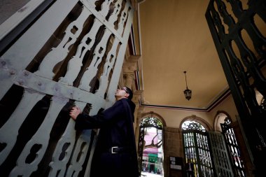 Salvador, Bahia / Brezilya - 21 Şubat 2019: Salvador 'daki Sao Bento Manastırı' nda keşiş görüldü.. 