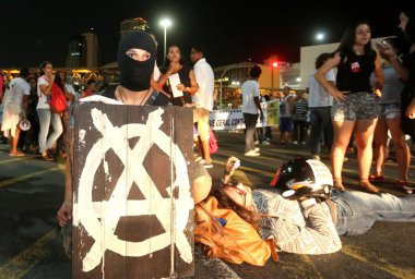 Salvador, Bahia / Brezilya - 14 Ekim 2016: Salvador 'da Cumhurbaşkanı Michel Temer' in hükümetini protesto edenler.