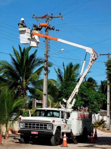 Prado Bahia Brazil December 2009 Electricians Seen Making Repairs Utility — Stockfoto