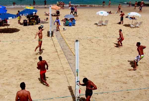 Eunapolis Bahia Brazil Oktober 2014 Mensen Zien Voetbal Het Strand — Stockfoto