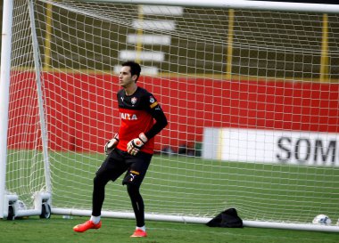 Salvador, Bahia / Brezilya - 28 Ekim 2014: Esporte Clube Vitoria 'nın kalecisi Gatito Fernandez, takımın Salvador' daki Estadio Manuel Barradas 'daki eğitimi sırasında görüldü.
