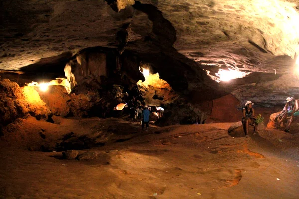 Bom Jesus Lapa Bahia Brazil Augusti 2014 Pilgrimer Ses Grotta — Stockfoto