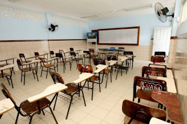Itabuna, Bahia / Brezilya - 12 Nisan 2012: Itabuna kentindeki bir devlet okulunda öğretmenler grevi sırasında boş bir sınıf görüldü..