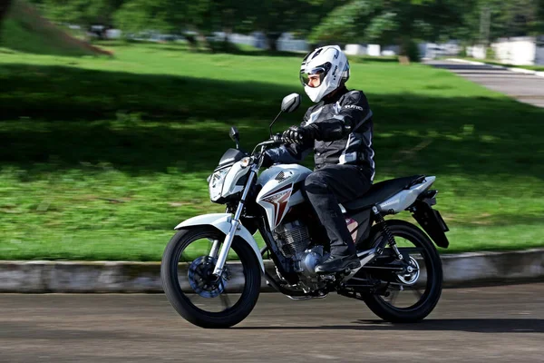 Campinas Sao Paulo Brasilien Juli 2013 Motorradfahrer Bei Testfahrt Mit — Stockfoto