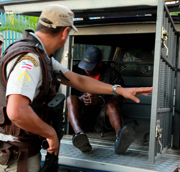 Salvador Bahia Brazil Szeptember 2012 Rendőri Letartóztatás Férfi Aki Megpróbálja — Stock Fotó