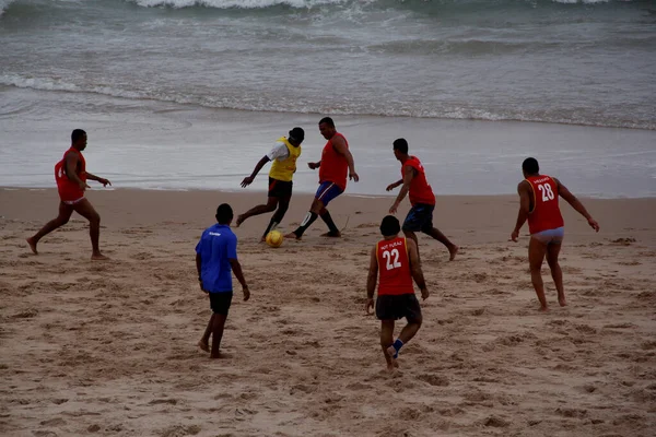 Salvador Bahia Brazil Kwiecień 2013 Widziano Ludzi Grających Piłkę Nożną — Zdjęcie stockowe