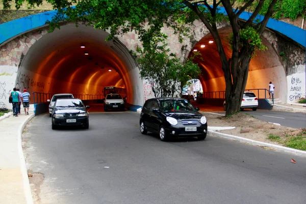 Salvador Bahia Brasil Septiembre 2014 Ven Vehículos Salida Del Túnel — Foto de Stock