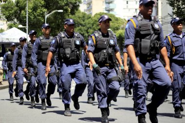 Salvador, Bahia / Brezilya - 7 Eylül 2014: Salvador Belediyesi Muhafızları, Brezilya 'nın Salvador şehrindeki Bağımsızlık Yürüyüşü sırasında görüldü.