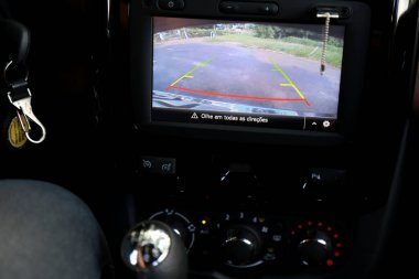 Salvador, Bahia / Brezilya - 30 Nisan 2015: Salvador şehrindeki Renault Duster aracının iç görünümü.