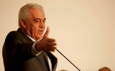 Salvador, Bahia / Brezilya - 29 Ekim 2015: Otto Alencar, Bahia eyaleti senatörü Salvador 'da bir etkinlik sırasında görüldü.