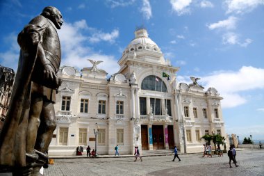Salvador, Bahia / Brezilya - 23 Mayıs 2015: Tome de Sousa Anıtı, Salvador 'un Tarih Merkezi' ndeki Rio Branco Sarayı 'nın yanında görüldü..