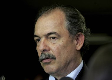 Salvador, Bahia / Brezilya - 27 Ekim 2015: Aloisio Mercadante, Salvador kentinde Eğitim Bakanı etkinliği.