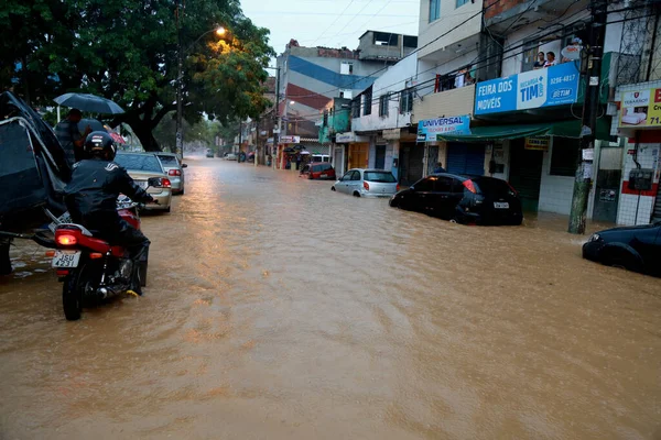 Salvador Bahia Brasil Abril 2015 Gente Zonas Inundadas Debido Lluvia — Foto de Stock