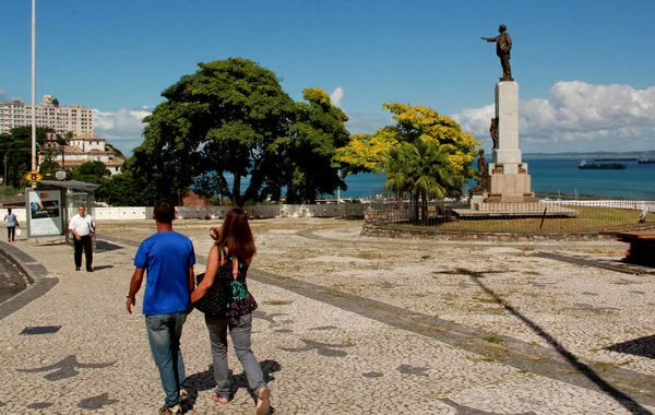 Salvador Bahia Brasil Março 2014 São Vistas Pessoas Caminhando Praça — Fotografia de Stock