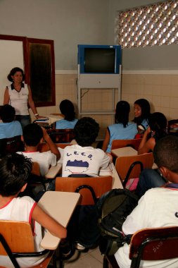 Eunapolis, Bahia / Brezilya - 16 Ocak 2008: Güney Bahia 'daki Eunapolis kentindeki bir devlet okulunda öğretmen ve öğrenciler görülüyor..