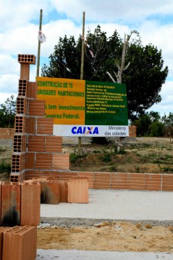 Itamaraju, Bahia / Brezilya - 4 Eylül 2008: Bahia 'nın güneyindeki Itamaraju şehrinde Brezilya' nın popüler mutluluk programının inşaatı. * * * Yerel altyazı * *