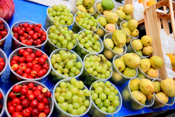 Salvador Bahia Brazil Wrzesień 2020 Owoce Aceroli Guawy Winogron Można — Zdjęcie stockowe