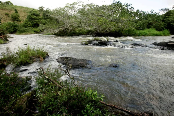 Eunapolis Bahia Brazil Lipca 2009 Widok Wody Rzeki Buranhem Mieście — Zdjęcie stockowe