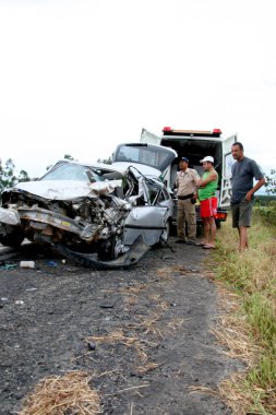 Eunapolis, Bahia / Brezilya - 17 Şubat 2008: Güney Bahia 'daki Eunapolis şehrinde BR 101 karayolunda trafik kazası