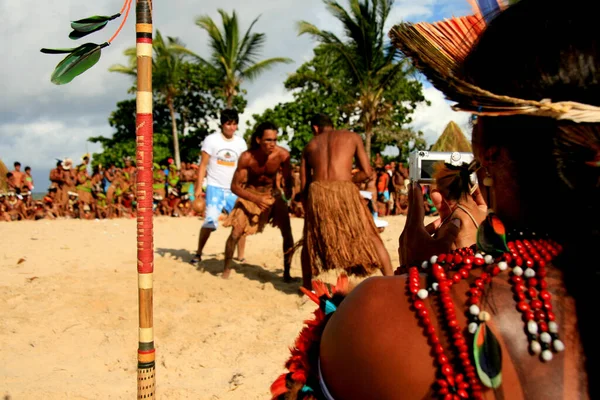 サンタ クルス カブラリア バヒア ブラジル 2009年4月21日 パタクソ族のインディアンがサンタ クルス カブラリア市のコロア ヴェルメラ村の先住民ゲームに参加 — ストック写真