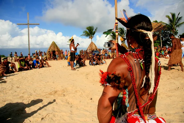 サンタ クルス カブラリア バヒア ブラジル 2009年4月21日 パタクソ族のインディアンがサンタ クルス カブラリア市のコロア ヴェルメラ村の先住民ゲームに参加 — ストック写真