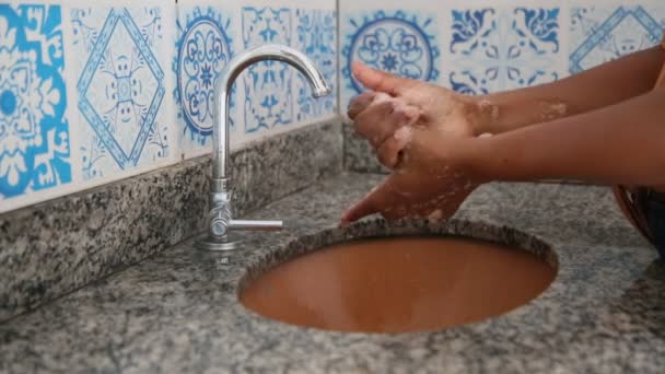 Salvador Bahia Brazil October 2020 Person Washing Hands Avoid Contagion — Stock Video
