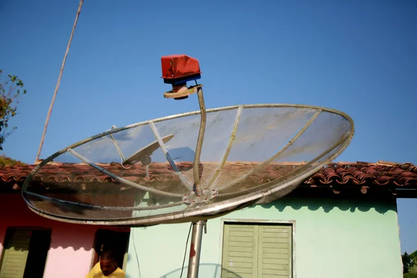 ジョアオ バヒア ブラジル 2020年10月12日 ジョアオの農村部の家の隣に衛星料理が見られます — ストック写真
