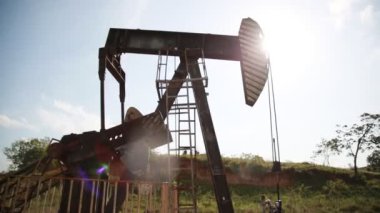 Mata de Sao Joao, Bahia / Brezilya - 15 Ekim 2020: Petrobras 'ın Mata de Sao Joao şehrinde petrol arama makinesi görüldü..