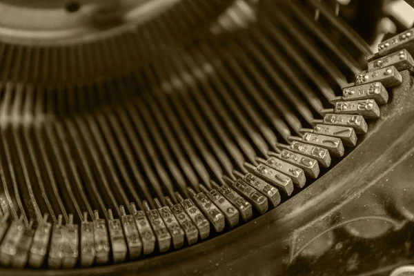 Betűk, a régi typewriter fénykép közelről vintage színezett — Stock Fotó
