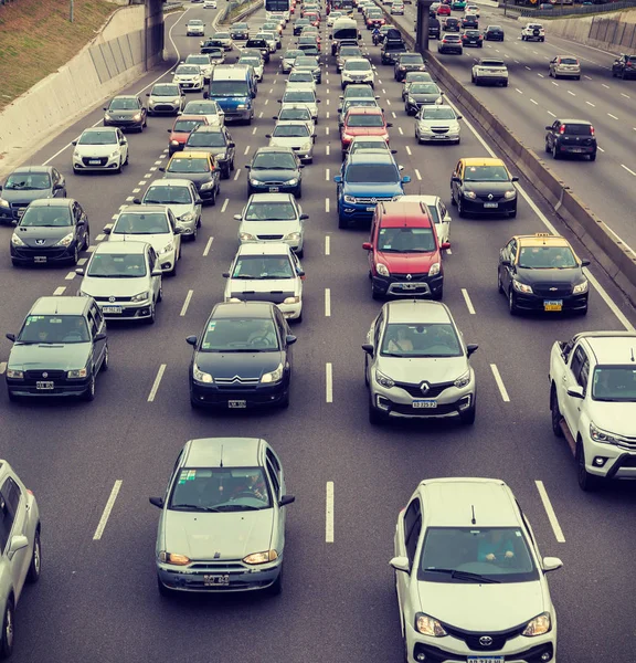 Buenos Aires-aug. 29, 2019. Trafikstockningar i Buenos Aires på Aug. 29, 2019. Det finns en miljon bilar på Buenos Airess Streets — Stockfoto