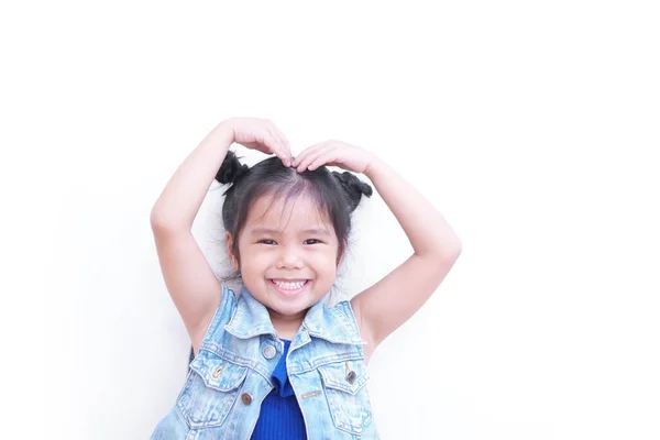 Menina Asiática Bonito Criança Linda Sorrindo Fazer Coração Por Braço — Fotografia de Stock