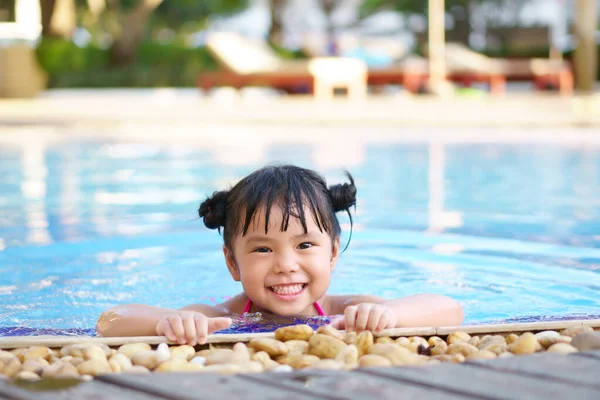 Asiatische Kinder Niedlich Oder Kind Mädchen Schwimmen Und Lächeln Mit — Stockfoto