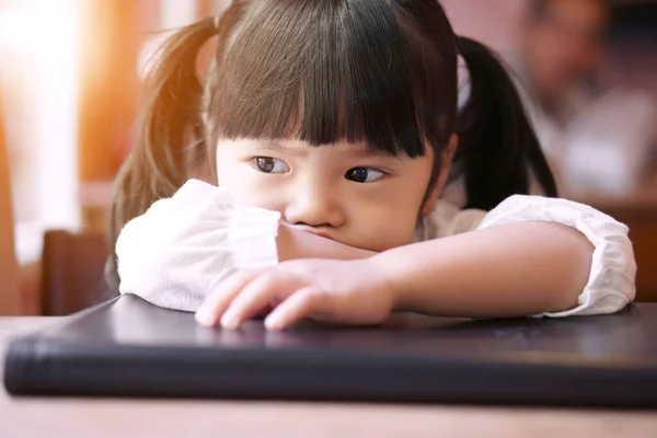 Азійські Діти Мила Або Маленька Дівчинка Засмучені Або Сердиті Сумні — стокове фото