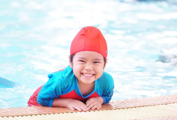 Asiatische Kinder Niedlich Oder Kind Mädchen Tragen Badeanzug Auf Schwimmbad — Stockfoto