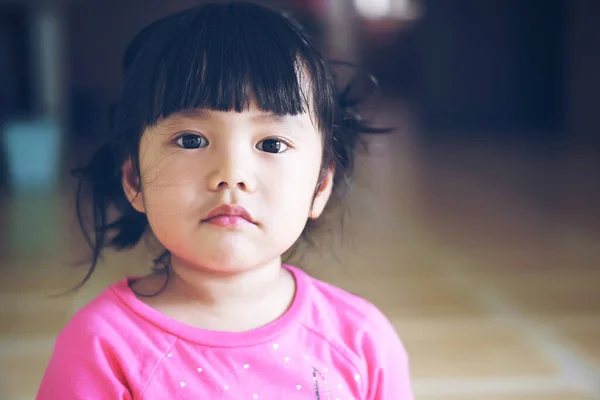 Primer Plano Niños Asiáticos Linda Niña Ojo Grande Con Mirada — Foto de Stock