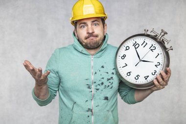 inşaat, inşaatçı ve saat konularında zaman kavramı