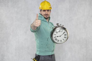 inşaat, inşaatçı ve saat konularında zaman kavramı