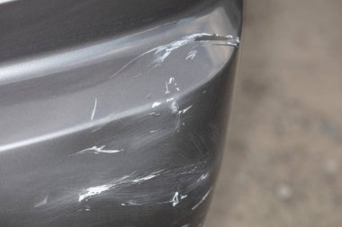 çizik araba tamponu, yakın çekim