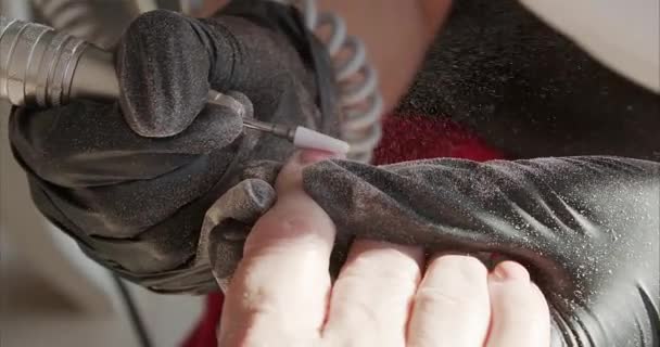 Remover Gel Das Unhas Poeira Cai Sobre Mãos — Vídeo de Stock