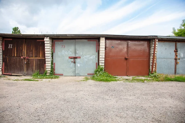 Garagentor Altes Auto Zimmer Gebäude — Stockfoto