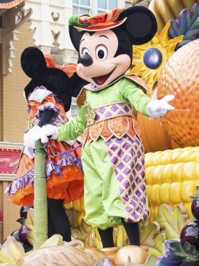 Fransa, Paris Eurodisney Park, 10/30/2015, parade park içinde maskeler..