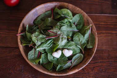 sağlıklı vegan avokado mozzarella elma salatası